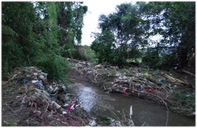 Rio Água Branca poluído por esgoto e lixo nov 2020