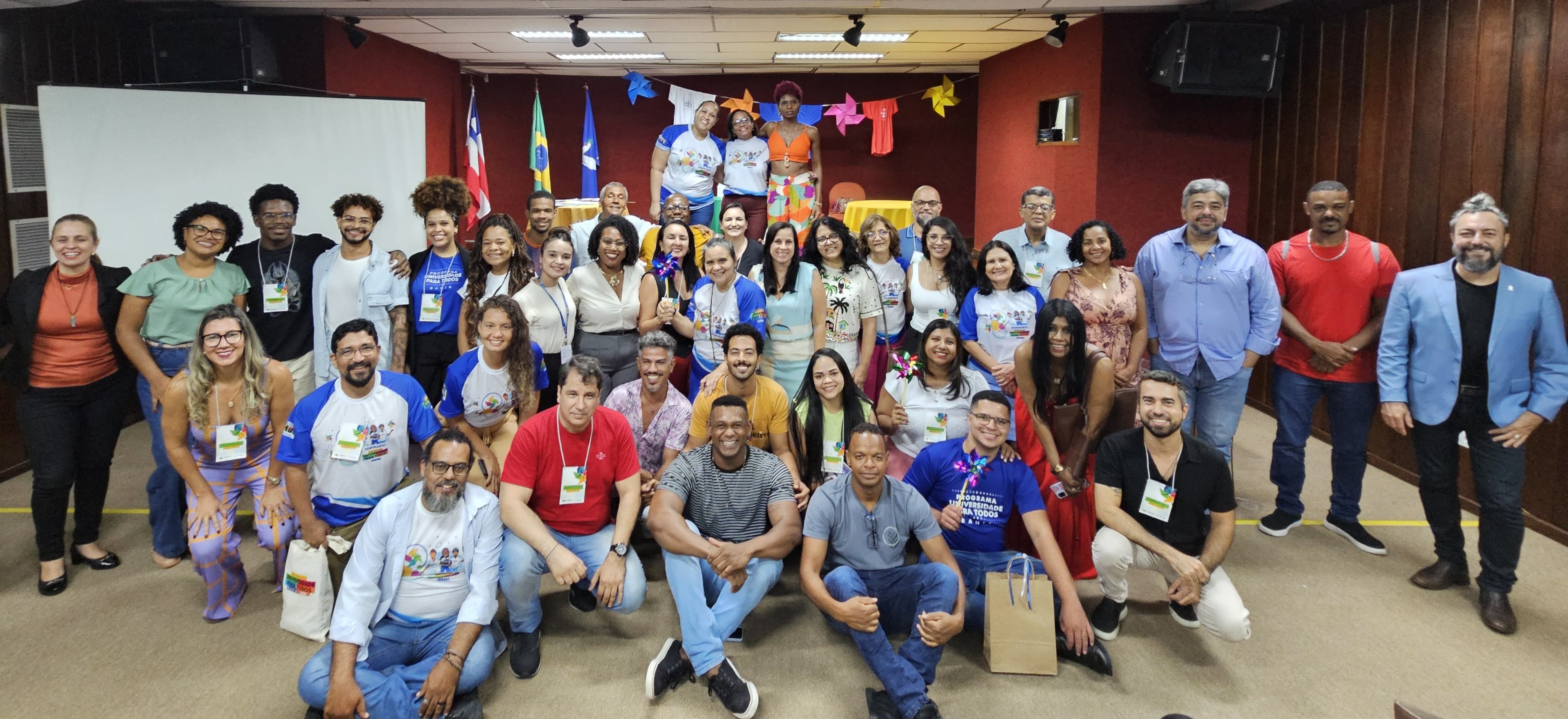 Equipes de coordenação, monitoria e nosso Pró-reitor de Gestão Acadêmica, Francesco