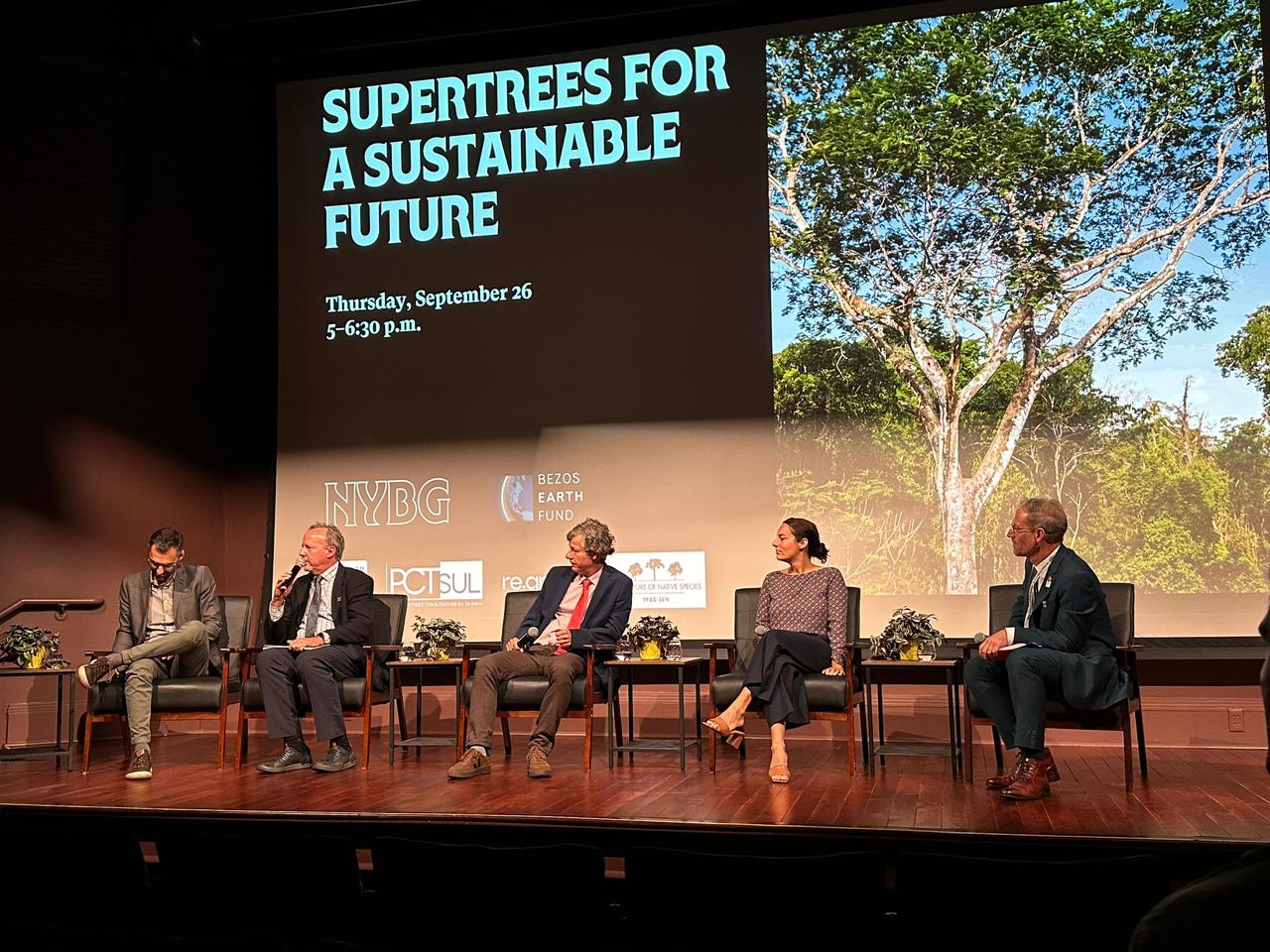 No evento New York Climate Week, o professor Piotto compartilhou os primeiros resultados do programa no evento "Supertrees for a Sustainable Future" (acervo pessoal professor Daniel Piotto)