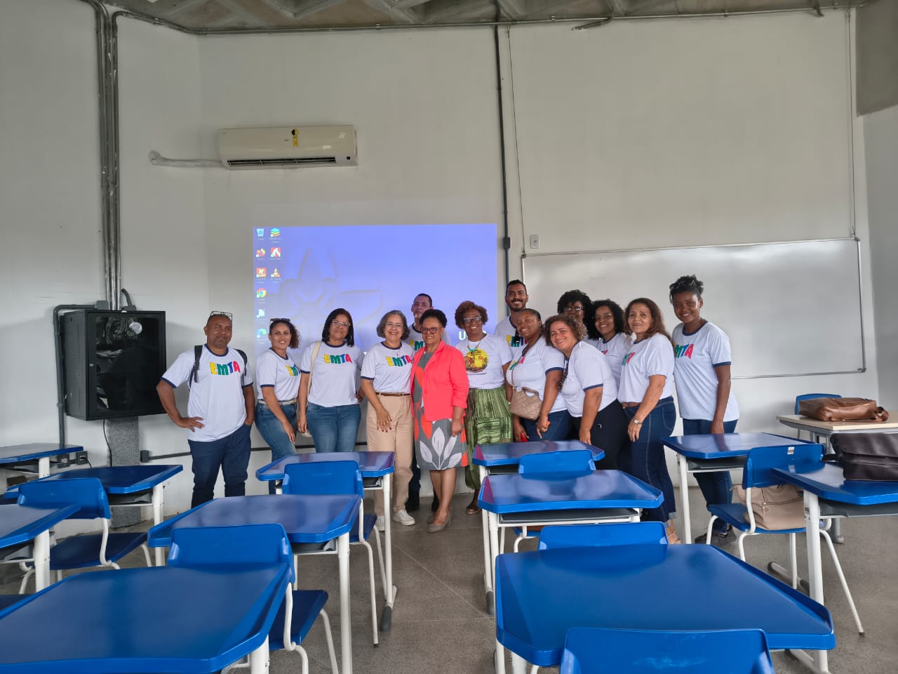 A reitora Joana Angélica explica sobre a formação da UFSB (acervo pessoal Rosângela Cidreira de Jesus) Quarto registro