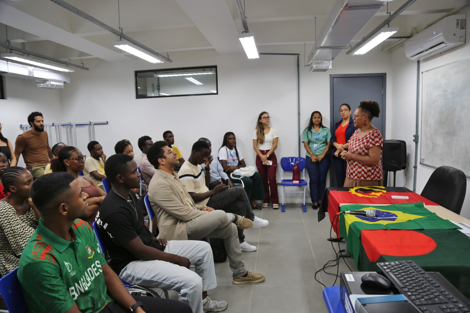 ESTUDANTES INTERNACIONAIS 4