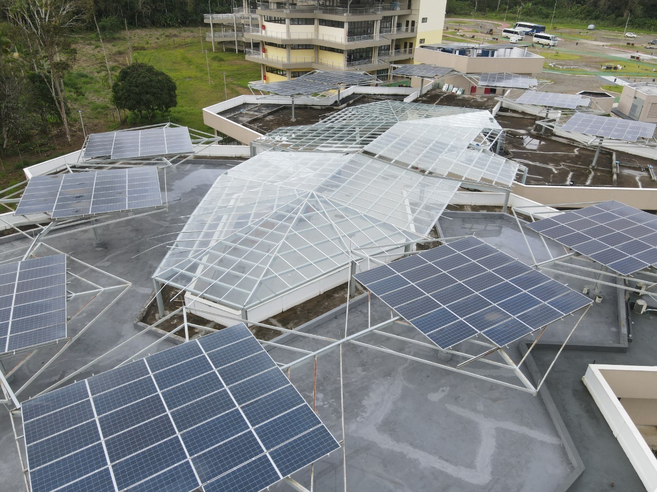 Sistema fotovoltaico do Campus Jorge Amado entra em funcionamento: geração de energia e de economia para a UFSB